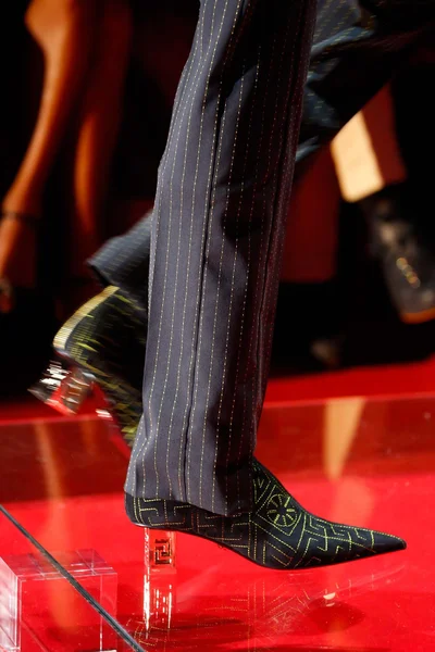 Look 8